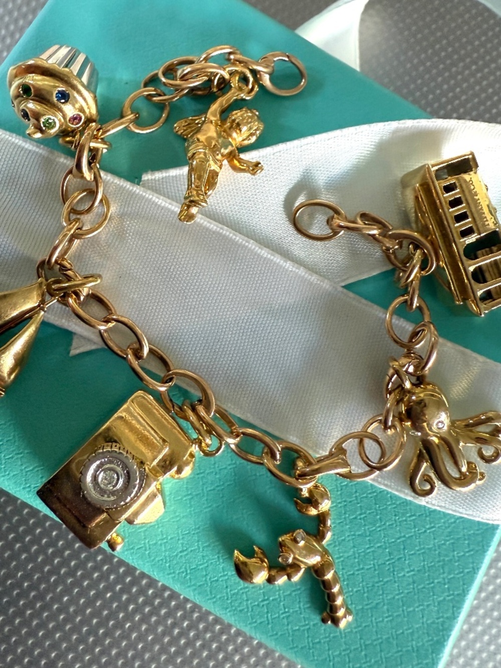 Tiffany & co. 18k Rose Gold Small Clasping clasp link Bracelet ONLY